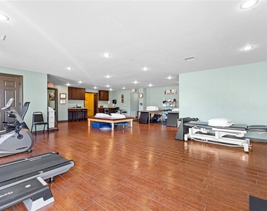 424 N State Street - Photo Thumbnail 10