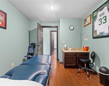 424 N State Street - Photo Thumbnail 17