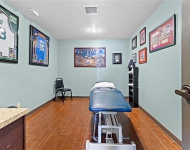 424 N State Street - Photo Thumbnail 16