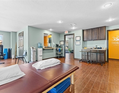 424 N State Street - Photo Thumbnail 7
