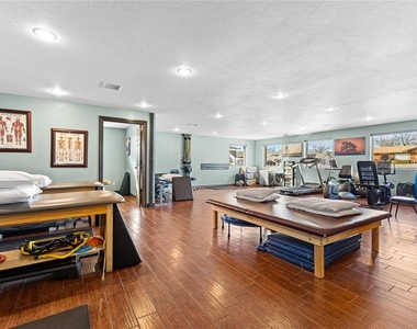 424 N State Street - Photo Thumbnail 9