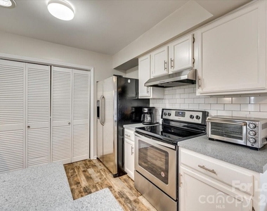 10932 Copperfield Drive - Photo Thumbnail 9