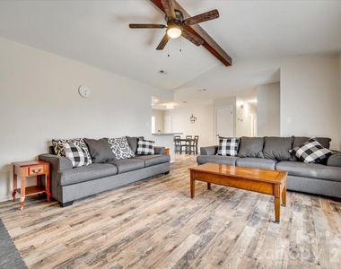 10932 Copperfield Drive - Photo Thumbnail 4
