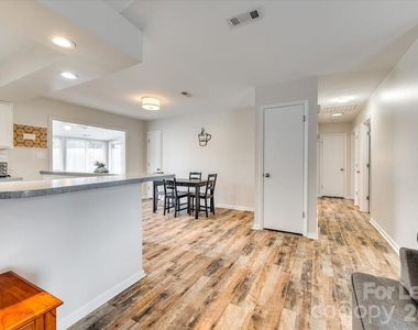 10932 Copperfield Drive - Photo Thumbnail 5