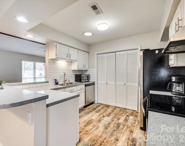 10932 Copperfield Drive - Photo Thumbnail 8