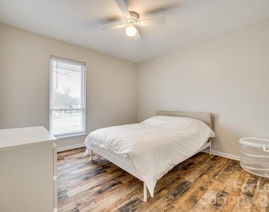 10932 Copperfield Drive - Photo Thumbnail 14