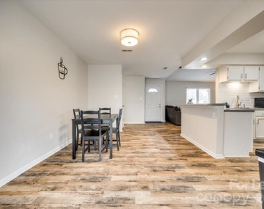 10932 Copperfield Drive - Photo Thumbnail 7