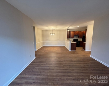 11865 Ridgeway Park Drive - Photo Thumbnail 6