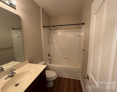 11865 Ridgeway Park Drive - Photo Thumbnail 2