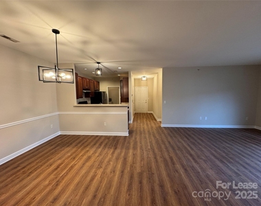 11865 Ridgeway Park Drive - Photo Thumbnail 7