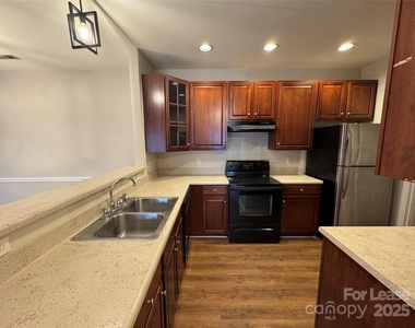 11865 Ridgeway Park Drive - Photo Thumbnail 10