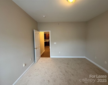 11865 Ridgeway Park Drive - Photo Thumbnail 4