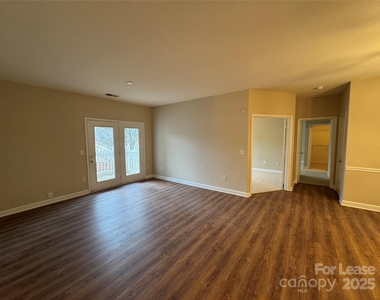 11865 Ridgeway Park Drive - Photo Thumbnail 5