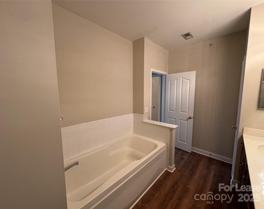11865 Ridgeway Park Drive - Photo Thumbnail 20