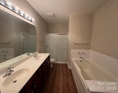 11865 Ridgeway Park Drive - Photo Thumbnail 19