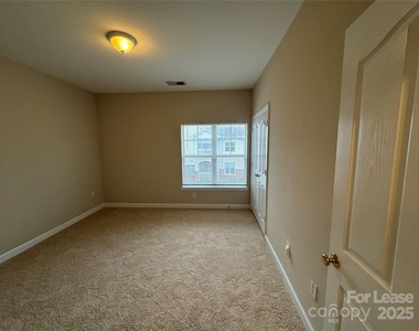 11865 Ridgeway Park Drive - Photo Thumbnail 3