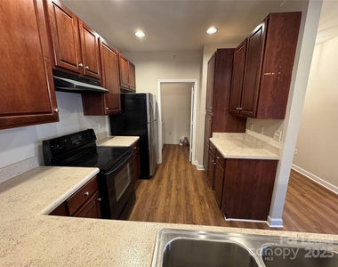 11865 Ridgeway Park Drive - Photo Thumbnail 9