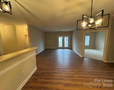 11865 Ridgeway Park Drive - Photo Thumbnail 8