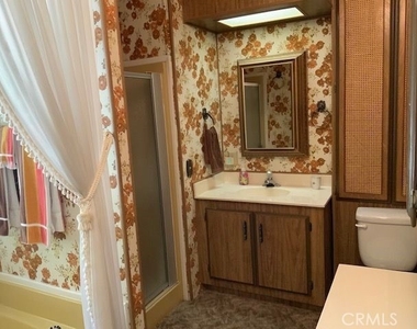 121 Larch Court - Photo Thumbnail 15