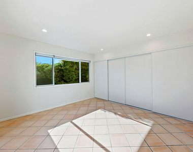 1054 Enchanted Way - Photo Thumbnail 12