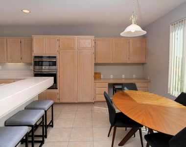 29869 W Laguna Drive - Photo Thumbnail 7
