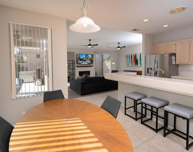 29869 W Laguna Drive - Photo Thumbnail 6