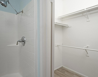 29869 W Laguna Drive - Photo Thumbnail 13