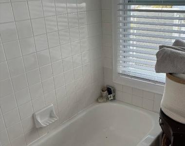 328 N Lake Drive N - Photo Thumbnail 20