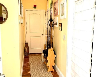 328 N Lake Drive N - Photo Thumbnail 11