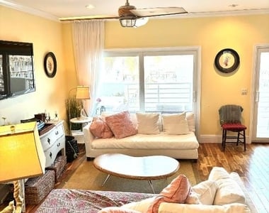328 N Lake Drive N - Photo Thumbnail 2