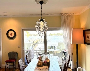 328 N Lake Drive N - Photo Thumbnail 1
