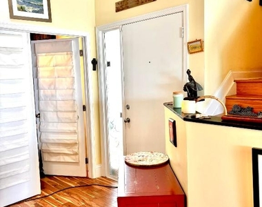 328 N Lake Drive N - Photo Thumbnail 14