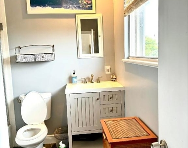 328 N Lake Drive N - Photo Thumbnail 23