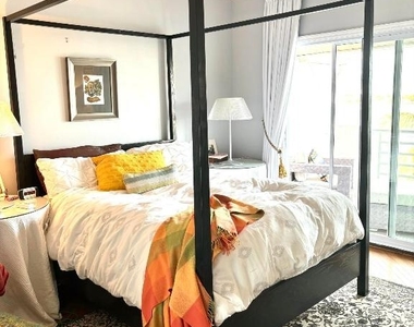 328 N Lake Drive N - Photo Thumbnail 16