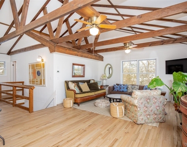 9 Helens Lane - Photo Thumbnail 3