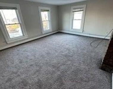 460 Bayview Avenue S - Photo Thumbnail 5