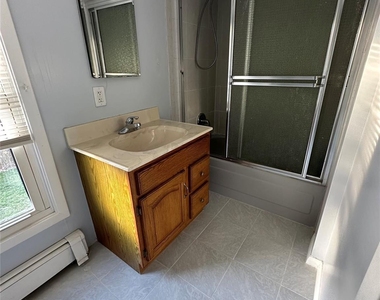460 Bayview Avenue S - Photo Thumbnail 3