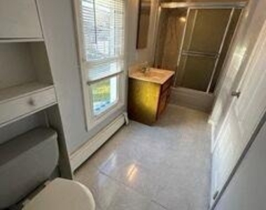460 Bayview Avenue S - Photo Thumbnail 4