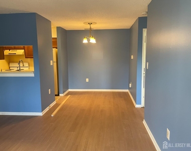 2107 Raven's Crest Drive - Photo Thumbnail 3