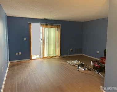 2107 Raven's Crest Drive - Photo Thumbnail 2