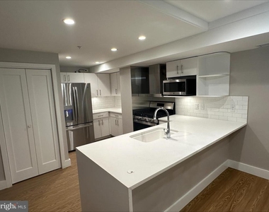 815 King Street - Photo Thumbnail 3