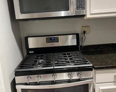 1300 Army Navy Drive - Photo Thumbnail 12