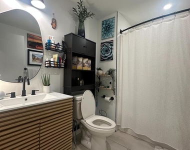 2025 Frankford Avenue - Photo Thumbnail 7