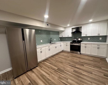1511 Aragona Boulevard - Photo Thumbnail 2
