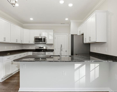106 Knotts Berry Road - Photo Thumbnail 16