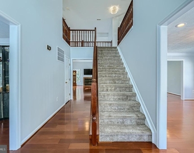 8 Sapphire Hill Court - Photo Thumbnail 2