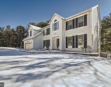 8 Sapphire Hill Court - Photo Thumbnail 1
