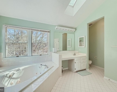 8 Sapphire Hill Court - Photo Thumbnail 16