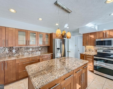 8 Sapphire Hill Court - Photo Thumbnail 7