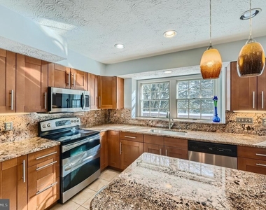 8 Sapphire Hill Court - Photo Thumbnail 8